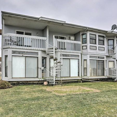 Condo With Balcony, Dock And Access To Lake Erie Sand Beach Екстериор снимка