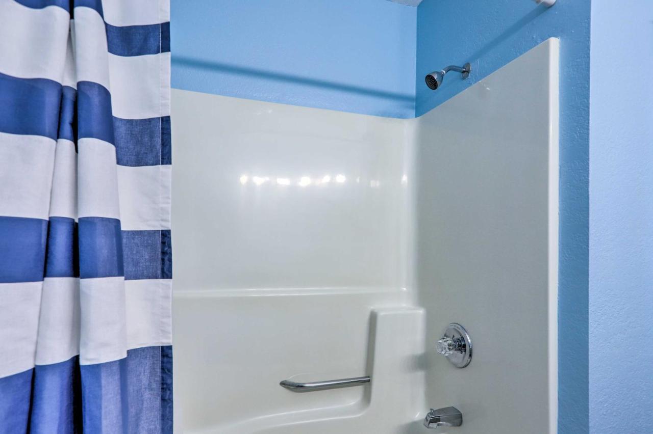 Condo With Balcony, Dock And Access To Lake Erie Sand Beach Екстериор снимка