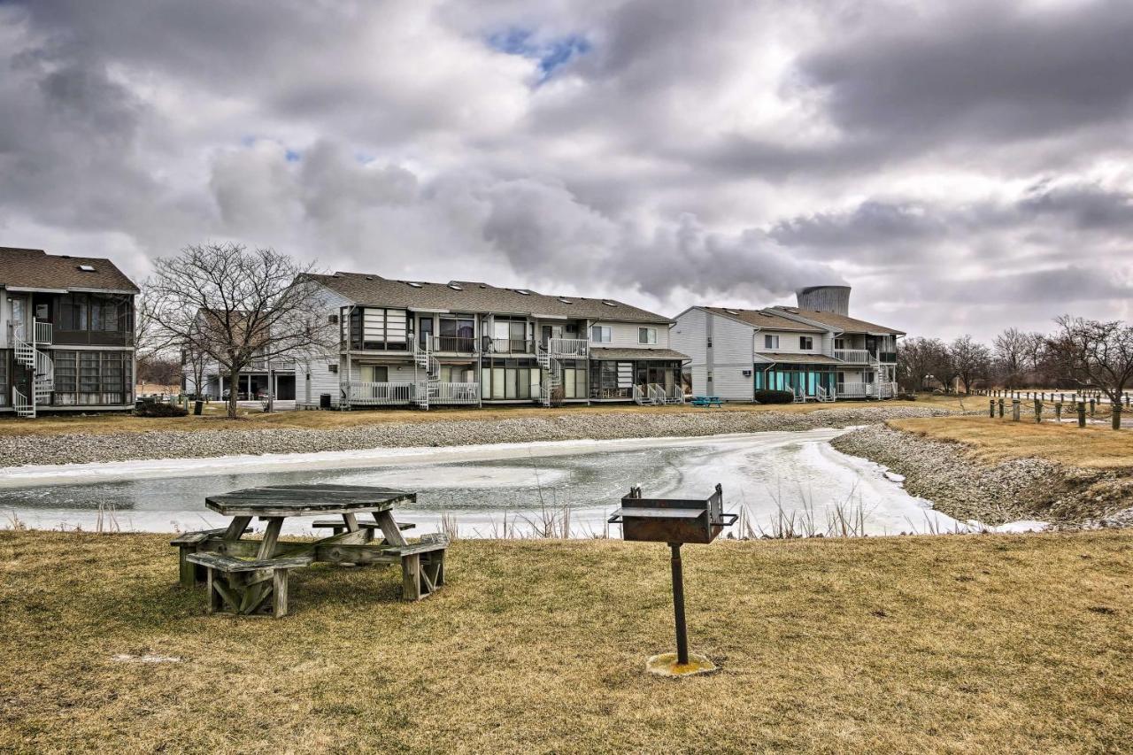 Condo With Balcony, Dock And Access To Lake Erie Sand Beach Екстериор снимка