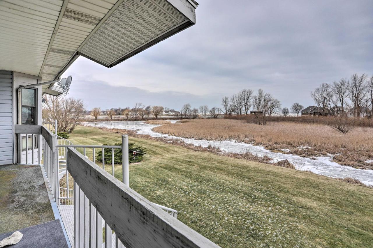 Condo With Balcony, Dock And Access To Lake Erie Sand Beach Екстериор снимка