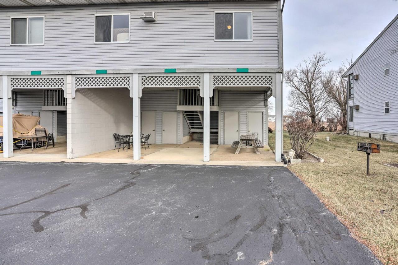 Condo With Balcony, Dock And Access To Lake Erie Sand Beach Екстериор снимка