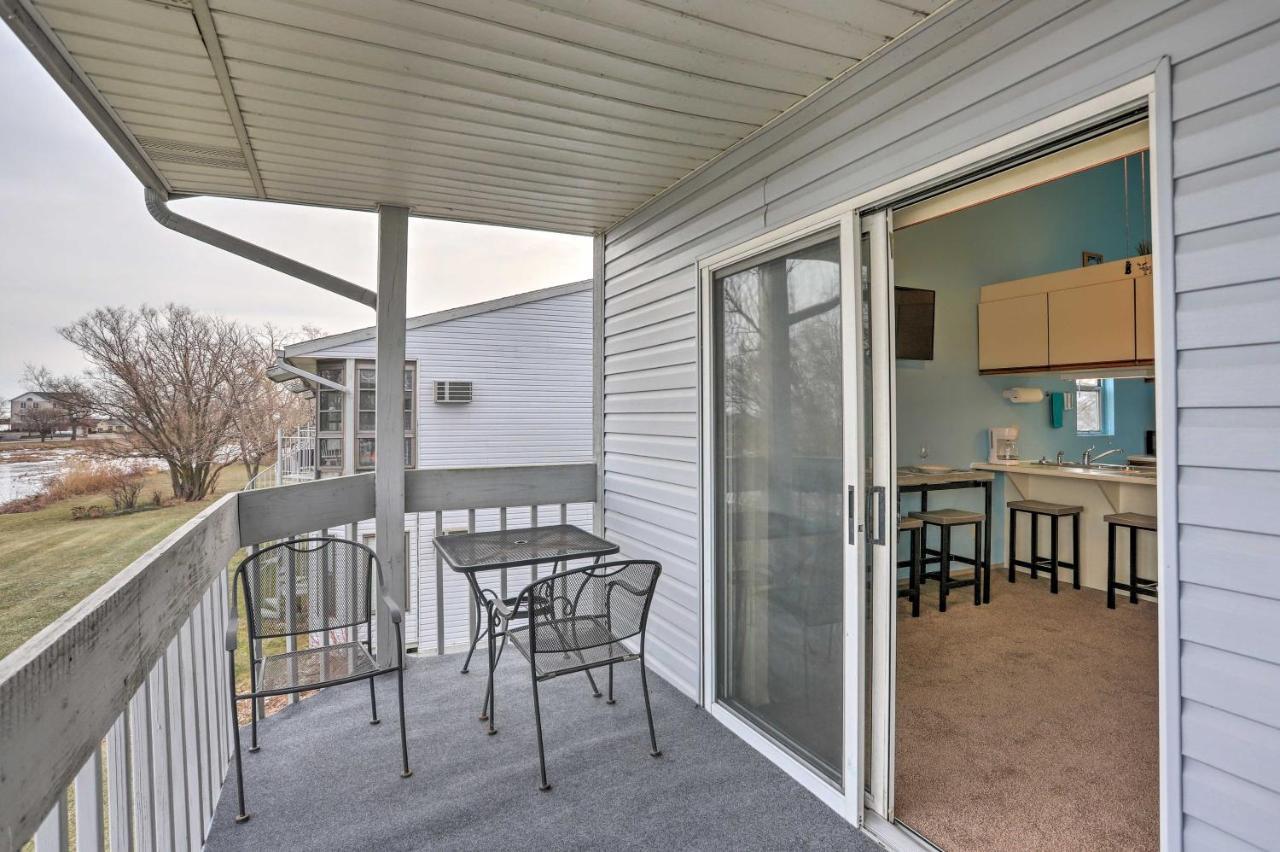 Condo With Balcony, Dock And Access To Lake Erie Sand Beach Екстериор снимка